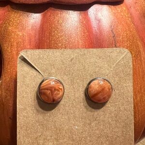 Elegant marbled amber stud earrings. Very unique. Perfect for fall outfits.